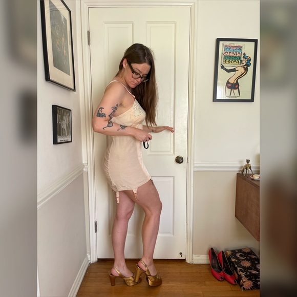 Late 1930s Vintage All in One Step in Corset Girdle by Flexees - Picture 2 of 16